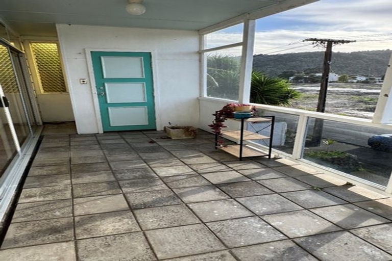 Photo of property in 23a Waiwera Place, Waiwera, Orewa, 0994