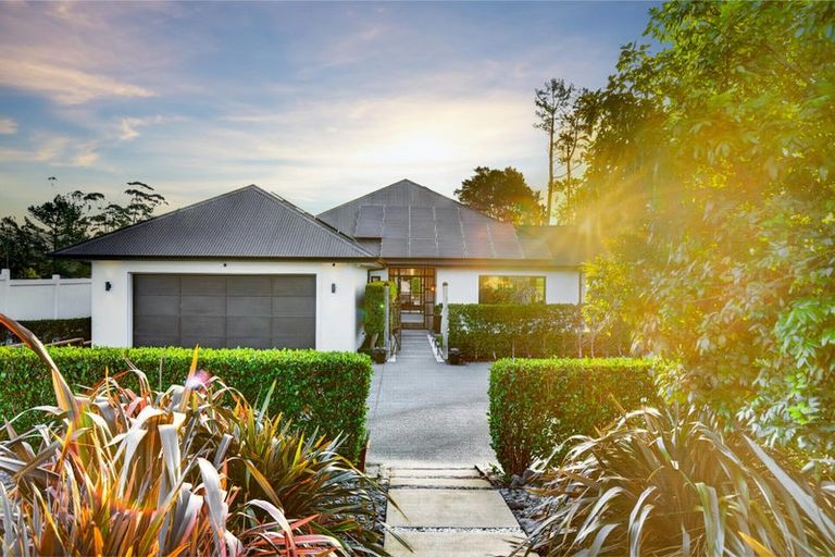 Photo of property in 80 Station Road, Kumeu, 0891