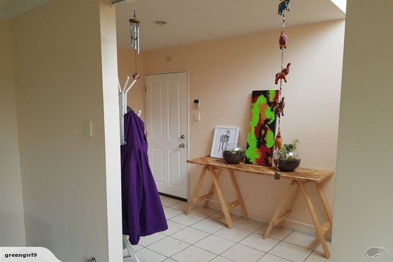 Photo of property in 12 Lone Tree Avenue, Te Atatu Peninsula, Auckland, 0610