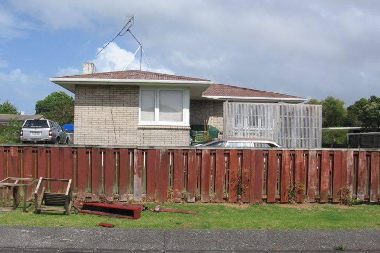 Photo of property in 4 Maybelle Place, Kelston, Auckland, 0602