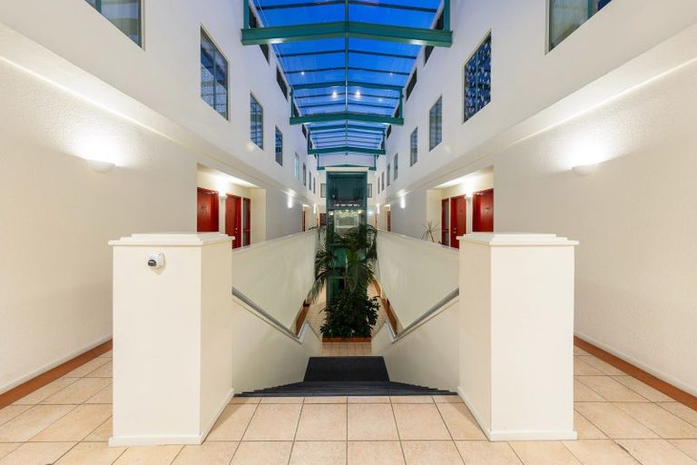 Photo of property in Mokoia Ridge, 1g/68 Mokoia Road, Birkenhead, Auckland, 0626