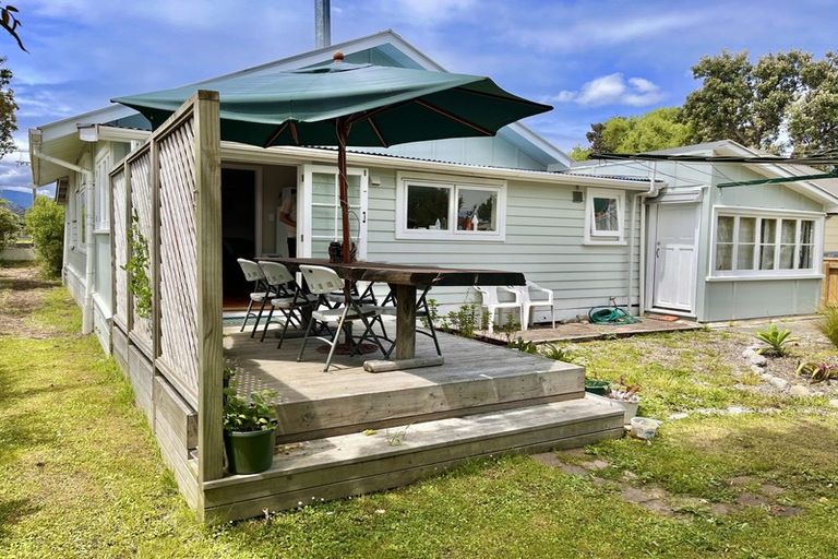 Photo of property in 59 Aotaki Street, Otaki, 5512