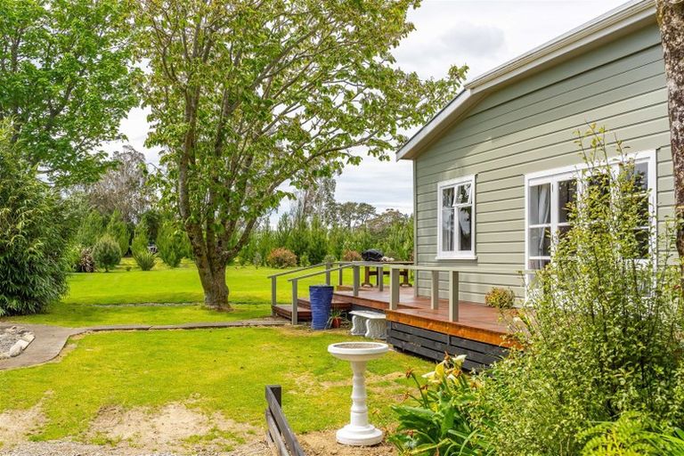 Photo of property in 49 Bright Street, Eketahuna, 4900