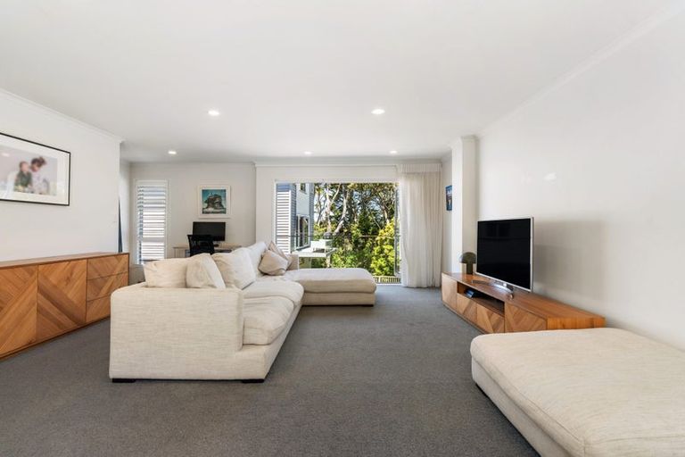 Photo of property in 5/13 Kaihu Street, Northcote, Auckland, 0627