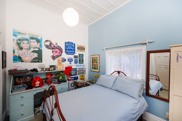Photo of property in 357 Featherston Street, Palmerston North, 4414