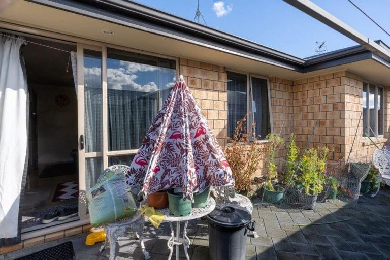 Photo of property in 2a Burrows Place, Frankton, Hamilton, 3204