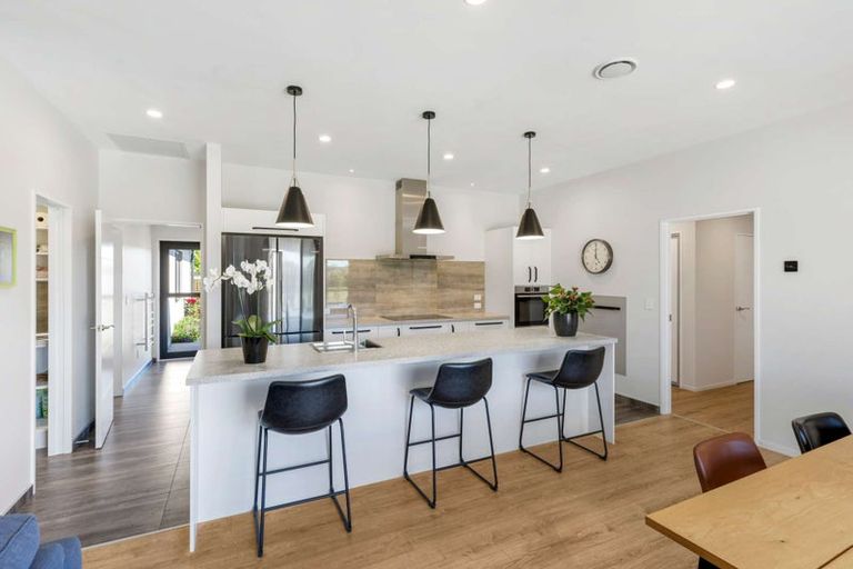 Photo of property in 11 Paradise Way, Amberley, 7410