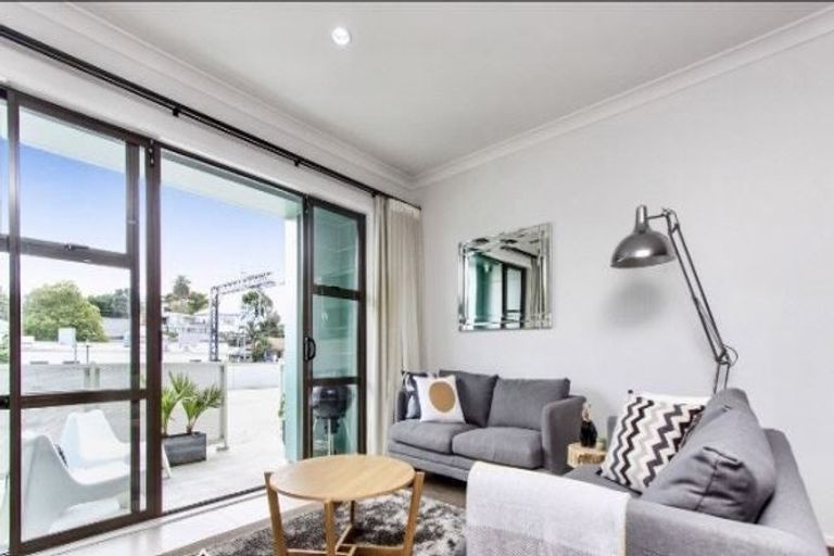 Photo of property in 120/3 Morningside Drive, Morningside, Auckland, 1025