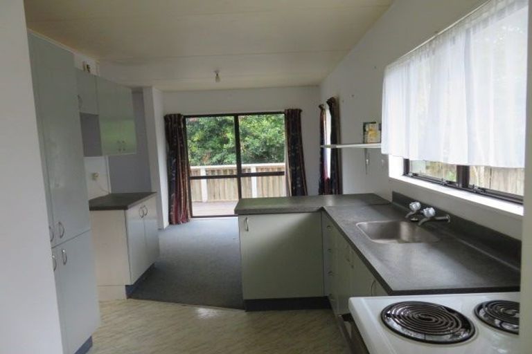 Photo of property in 2/11 Kamahi Street, Stokes Valley, Lower Hutt, 5019