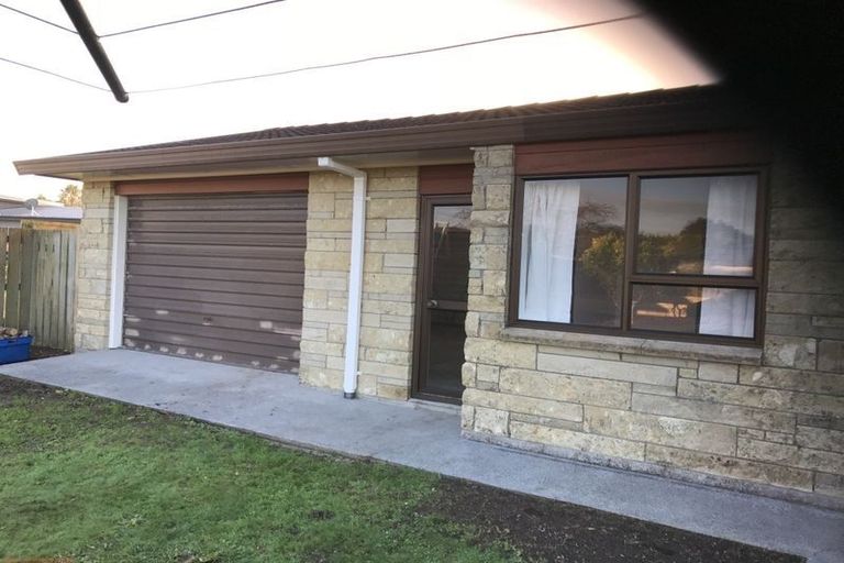 Photo of property in 4 Coolen Place, Tuakau, 2121