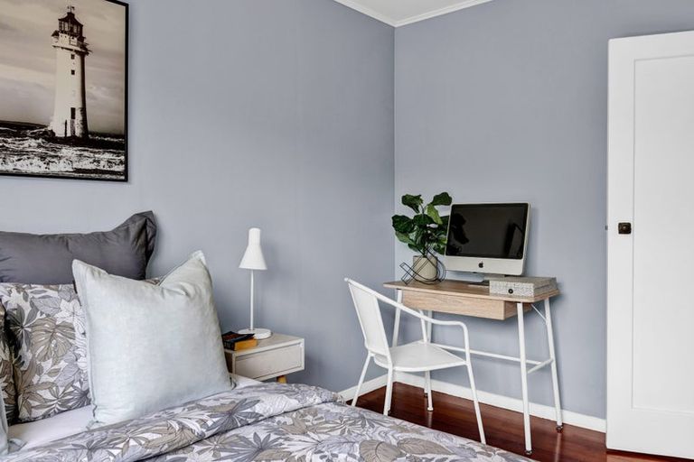 Photo of property in 15 Wrantage Street, Westown, New Plymouth, 4310