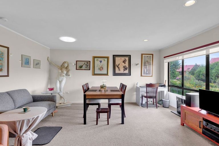 Photo of property in 42 Woodburn Avenue, Flagstaff, Hamilton, 3210