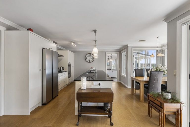 Photo of property in 17 Willowbank Close, East Tamaki Heights, Auckland, 2016