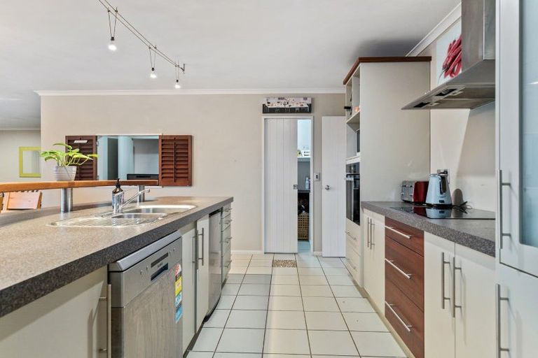 Photo of property in 12 Parkwood Place, Huntington, Hamilton, 3210