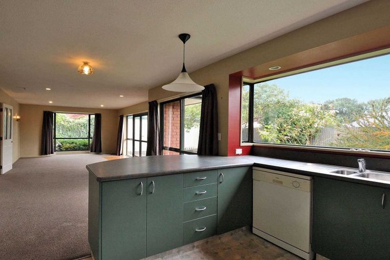 Photo of property in 2/10 Sefton Street, Belfast, Christchurch, 8051