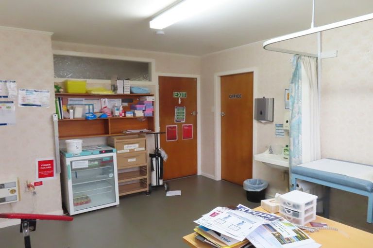 Photo of property in 58 Mclean Street, Woodville, 4920