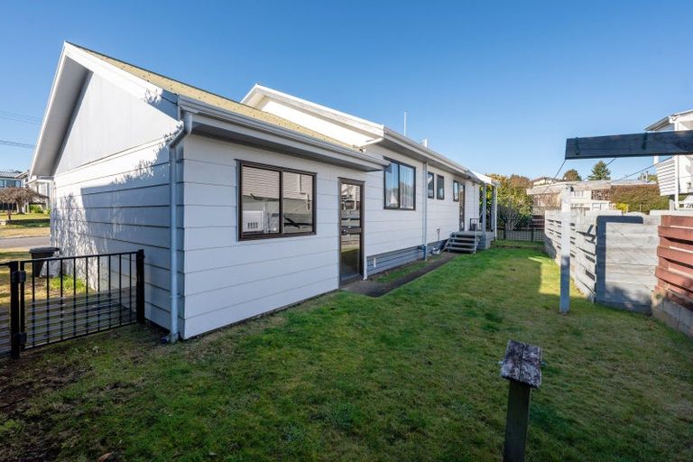Photo of property in 21 Ingle Avenue, Richmond Heights, Taupo, 3330