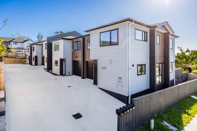 Photo of property in 4d Glenmore Road, Sunnyhills, Auckland, 2010