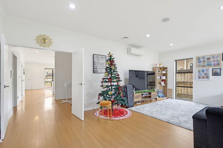 Photo of property in 11 Carrickdawson Drive, Flat Bush, Auckland, 2019