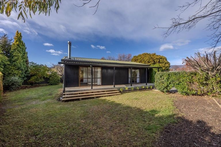 Photo of property in 37 Totara Terrace, Wanaka, 9305