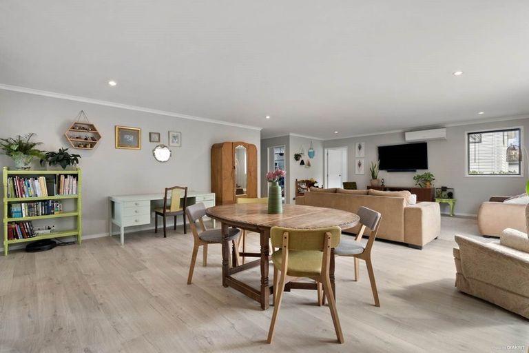 Photo of property in 4 Ian Gordon Lane, Orewa, 0931