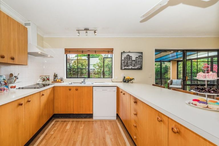 Photo of property in 36 Awanui Drive, Waikanae, 5036