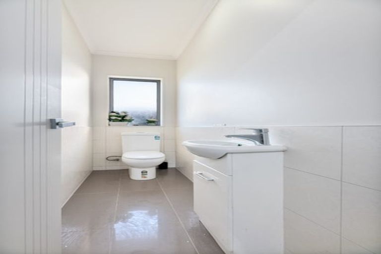 Photo of property in 6 Jezero Drive, Massey, Auckland, 0614