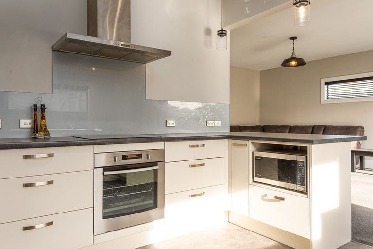 Photo of property in 76 Hawke Street, New Brighton, Christchurch, 8083