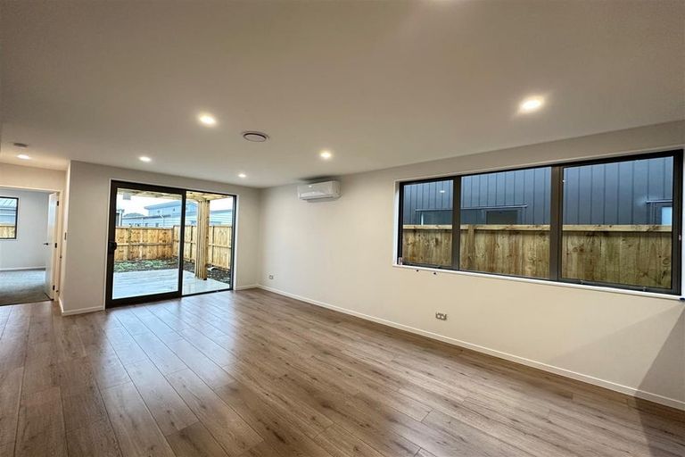 Photo of property in 21 Clayden Shuttleworth Street, Papakura, 2110