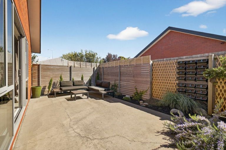 Photo of property in 8/190 Lincoln Road, Addington, Christchurch, 8024