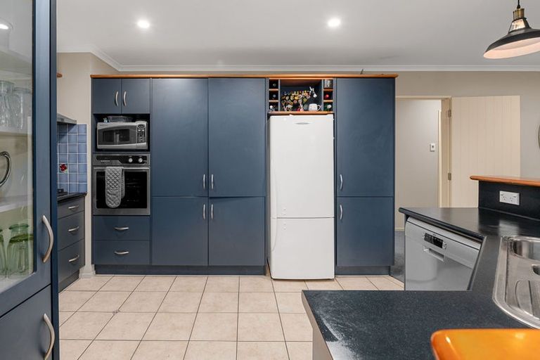 Photo of property in 76 Saint James Drive, Huntington, Hamilton, 3210