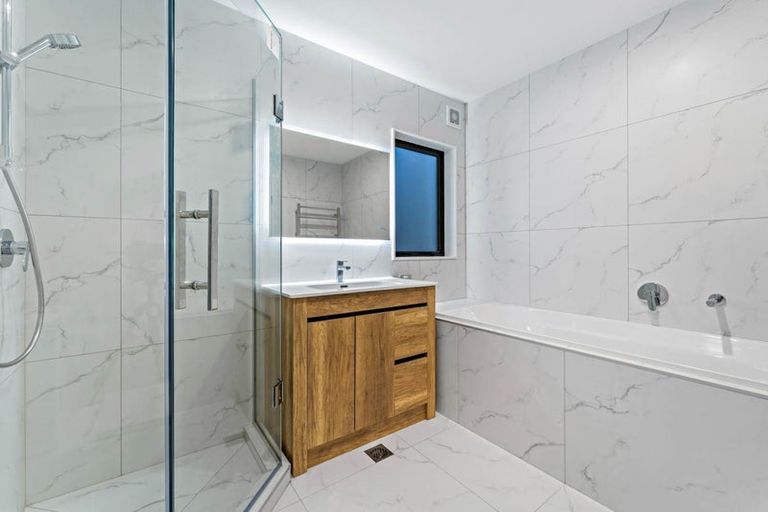 Photo of property in 18 Dotterel Place, Westgate, Auckland, 0614