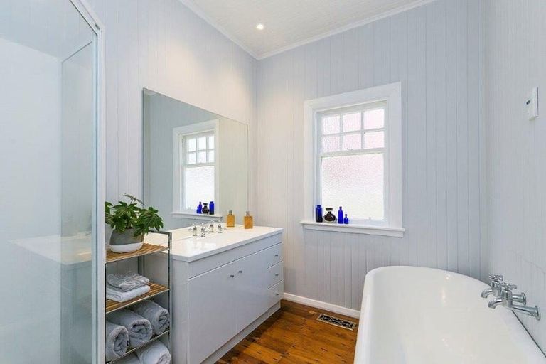 Photo of property in 123 Rongotai Road, Kilbirnie, Wellington, 6022