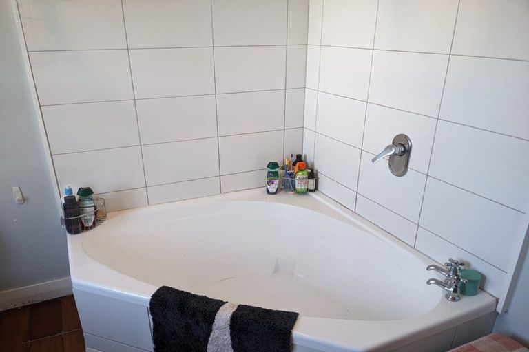 Photo of property in 27 Maida Vale Road, Roseneath, Wellington, 6011