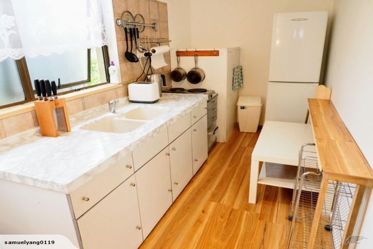 Photo of property in 18 King Richard Place, Browns Bay, Auckland, 0630