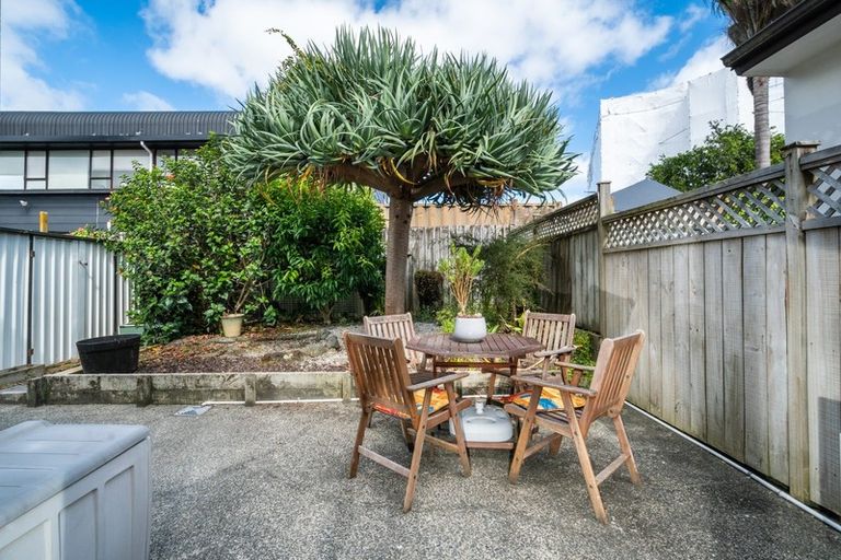 Photo of property in 5/16 Vinograd Drive, Te Atatu Peninsula, Auckland, 0610