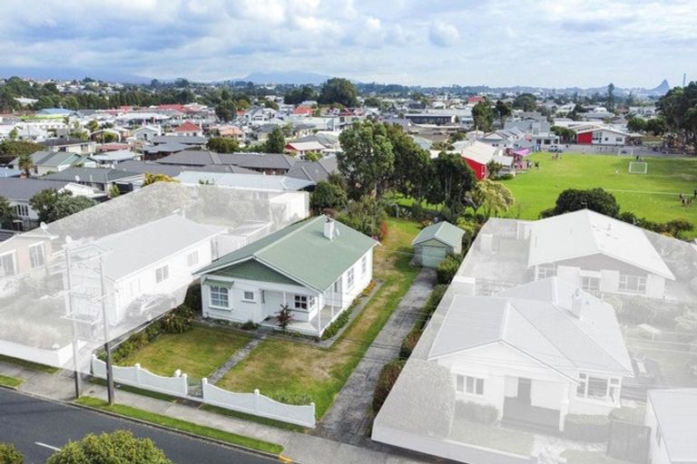 Photo of property in 62 Record Street, Fitzroy, New Plymouth, 4312