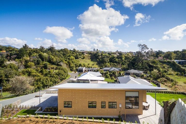 Photo of property in 90c Karina Road, Merrilands, New Plymouth, 4312