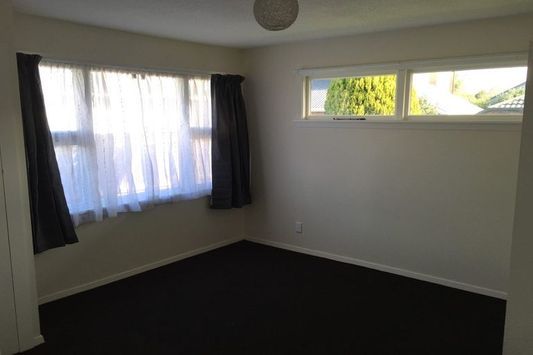 Photo of property in 2/211 Withells Road, Avonhead, Christchurch, 8042