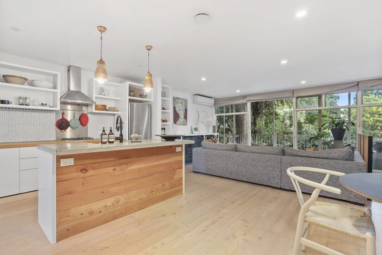 Photo of property in 80 Waima Crescent, Titirangi, Auckland, 0604