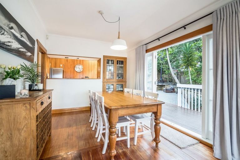 Photo of property in 256 Onewa Road, Birkenhead, Auckland, 0626