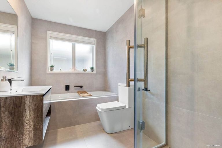 Photo of property in 12 Perla Road, Pukekohe, 2120