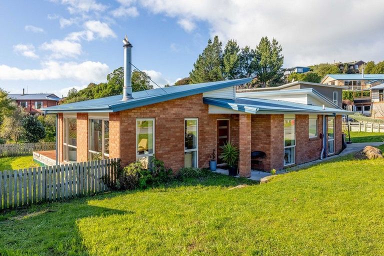 Photo of property in 3 Taimana Lane, Diamond Harbour, Lyttelton, 8971