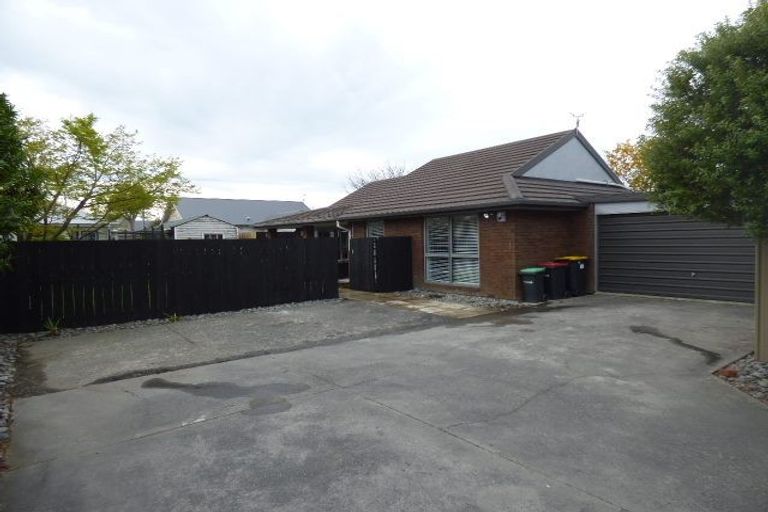 Photo of property in 111 Weston Road, St Albans, Christchurch, 8052
