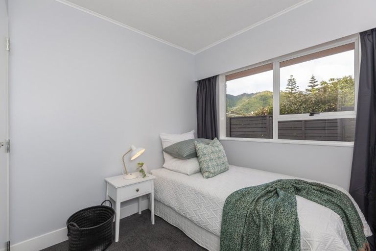 Photo of property in 21 Rewarewa Crescent, Waikanae, 5036