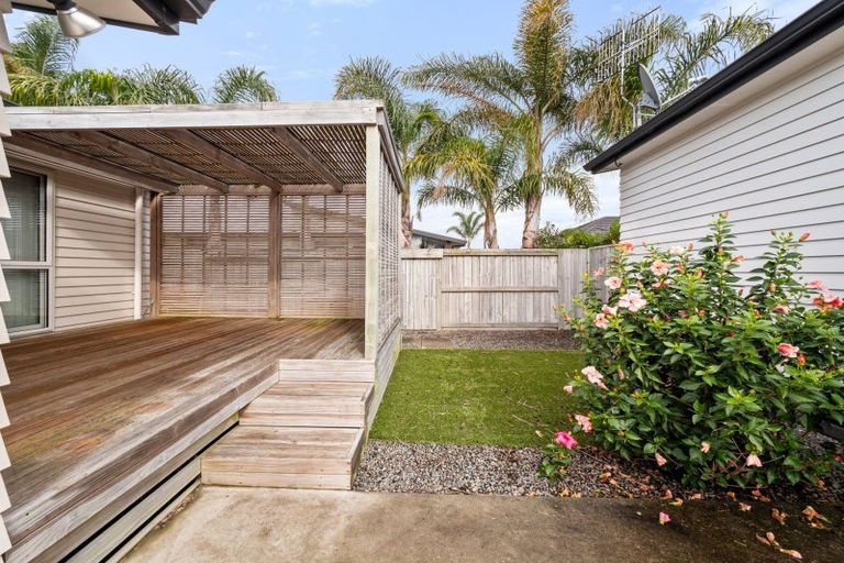 Photo of property in 11 Kamahi Crescent, Papamoa Beach, Papamoa, 3118