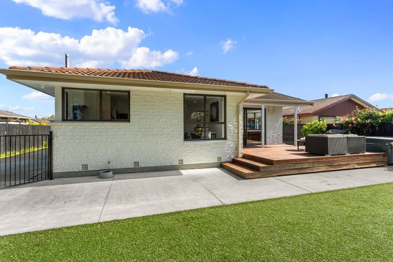 Photo of property in 1/12 Camrose Place, Ilam, Christchurch, 8041