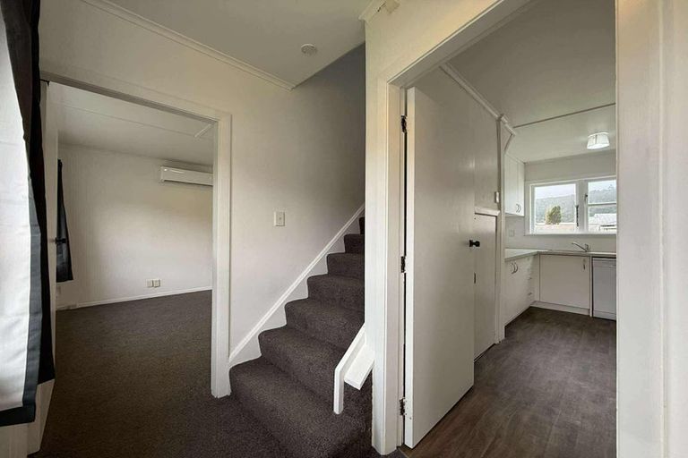 Photo of property in 7 Wainhouse Street, Stokes Valley, Lower Hutt, 5019