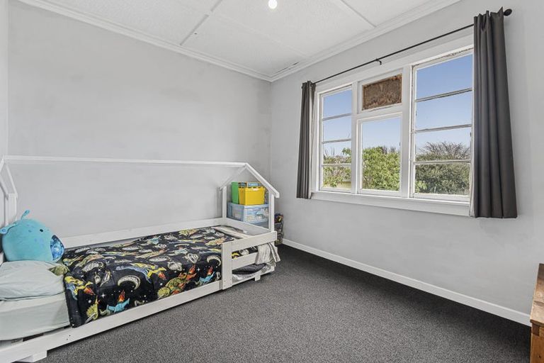 Photo of property in 8 Newbury Place, Waitara, 4320