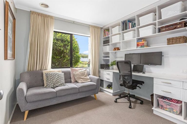Photo of property in 12 Bowman Place, Whitby, Porirua, 5024